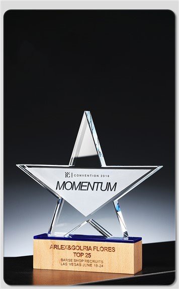 Clear Star Crystal Award con base in legno rettangolare